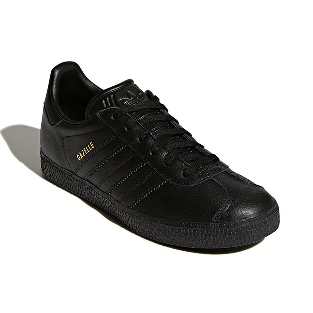 Gazelle Shoes Adidas image number 3