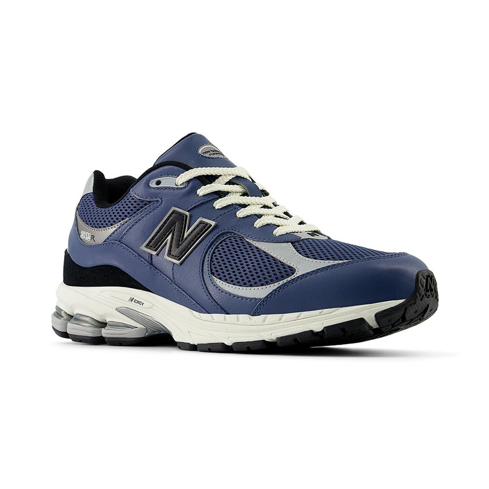 2002 New Balance Shoes image number 2