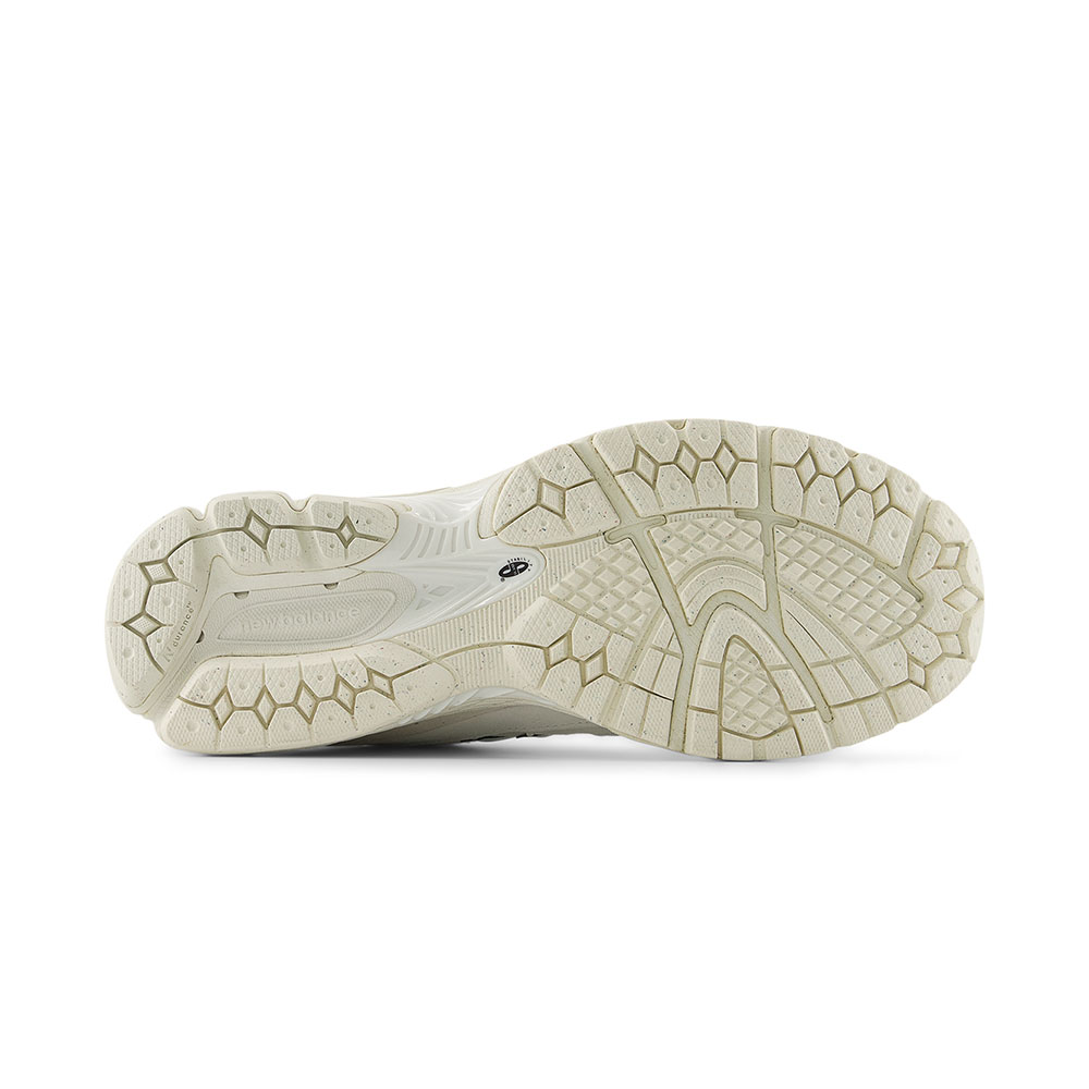 2002R New Balance