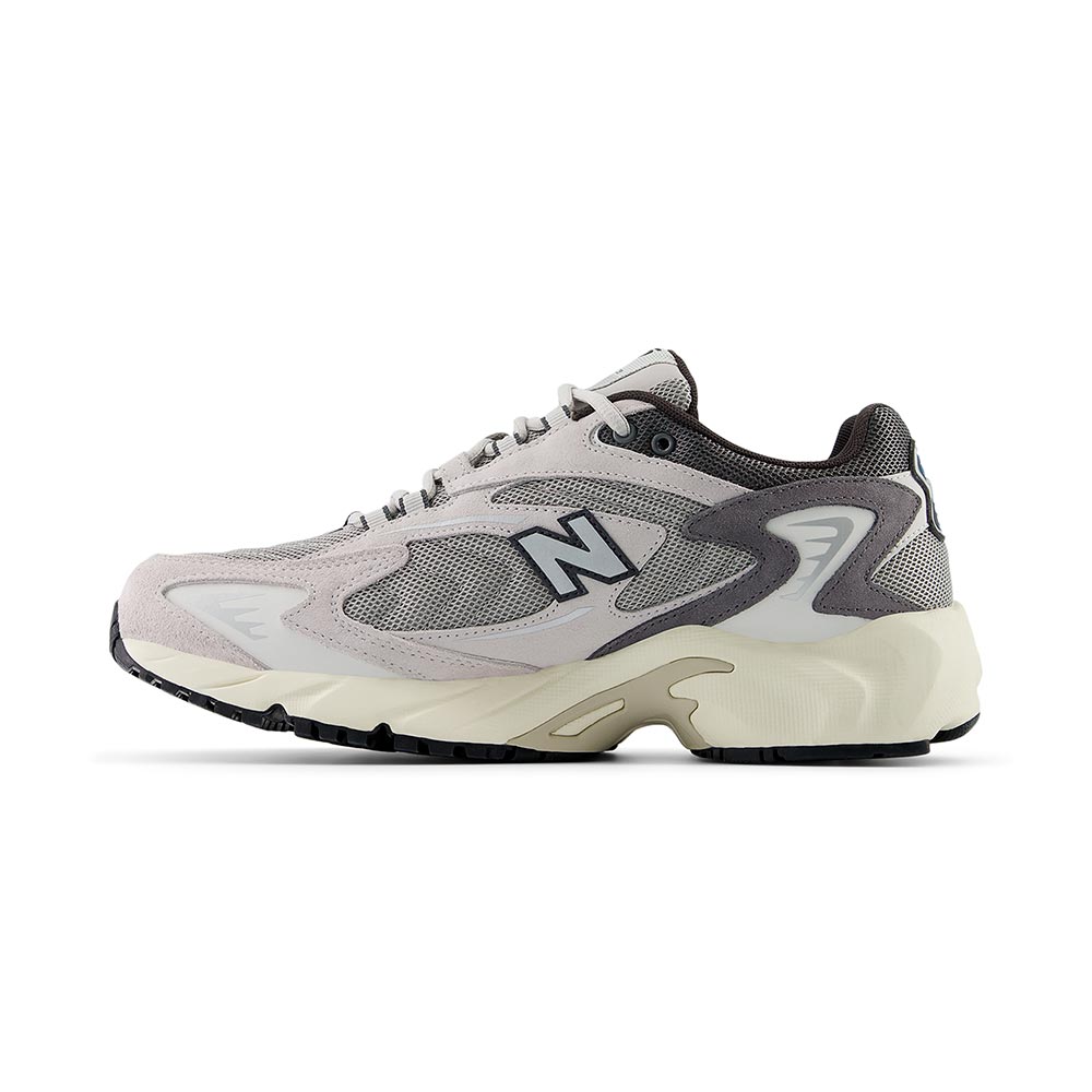 725 New Balance Shoes image number 1