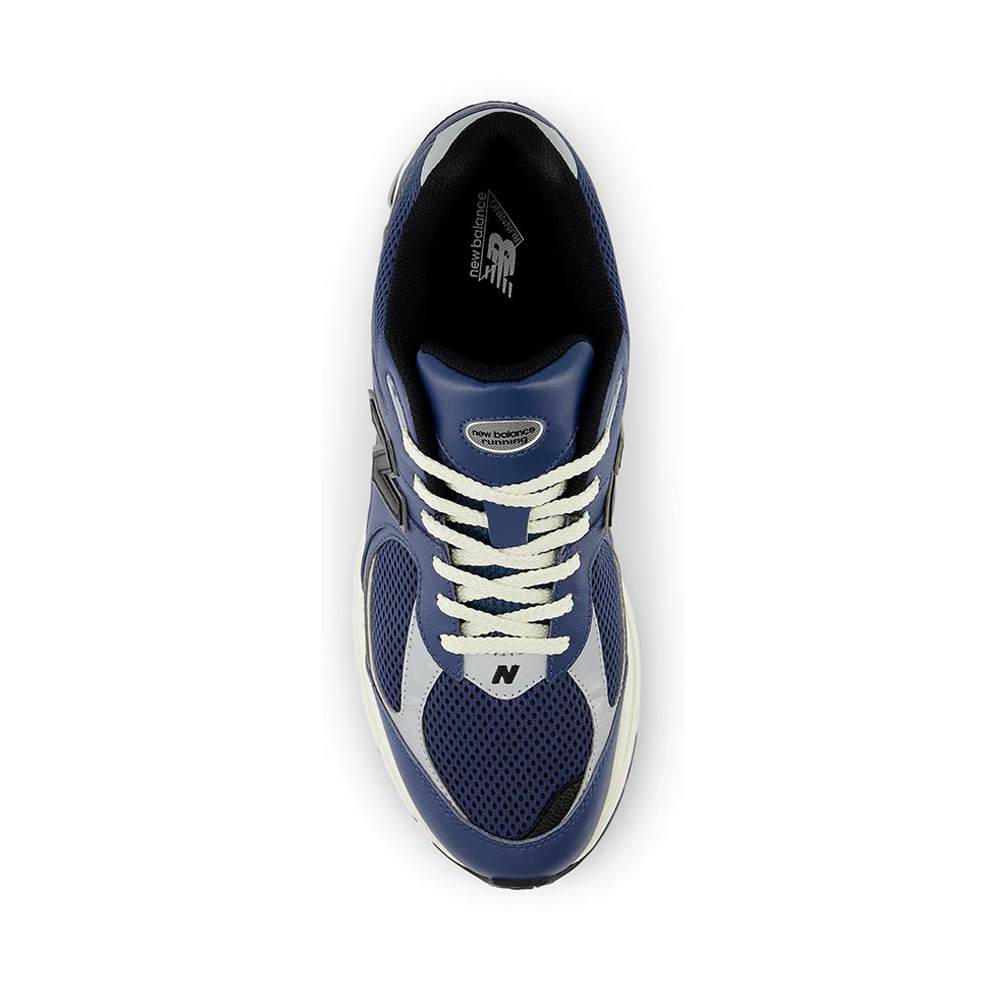 2002 New Balance Shoes image number 3