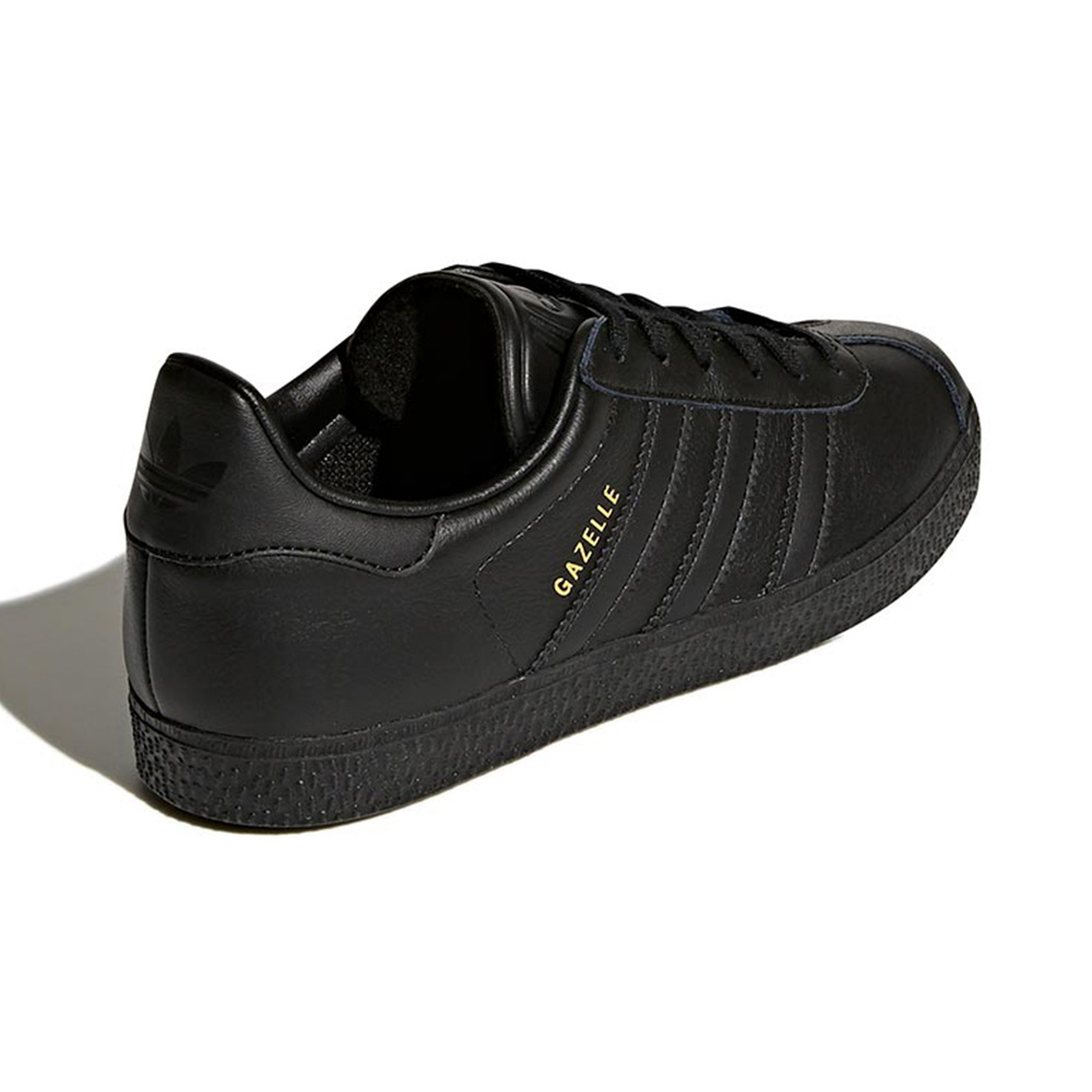 Gazelle Shoes Adidas image number 4