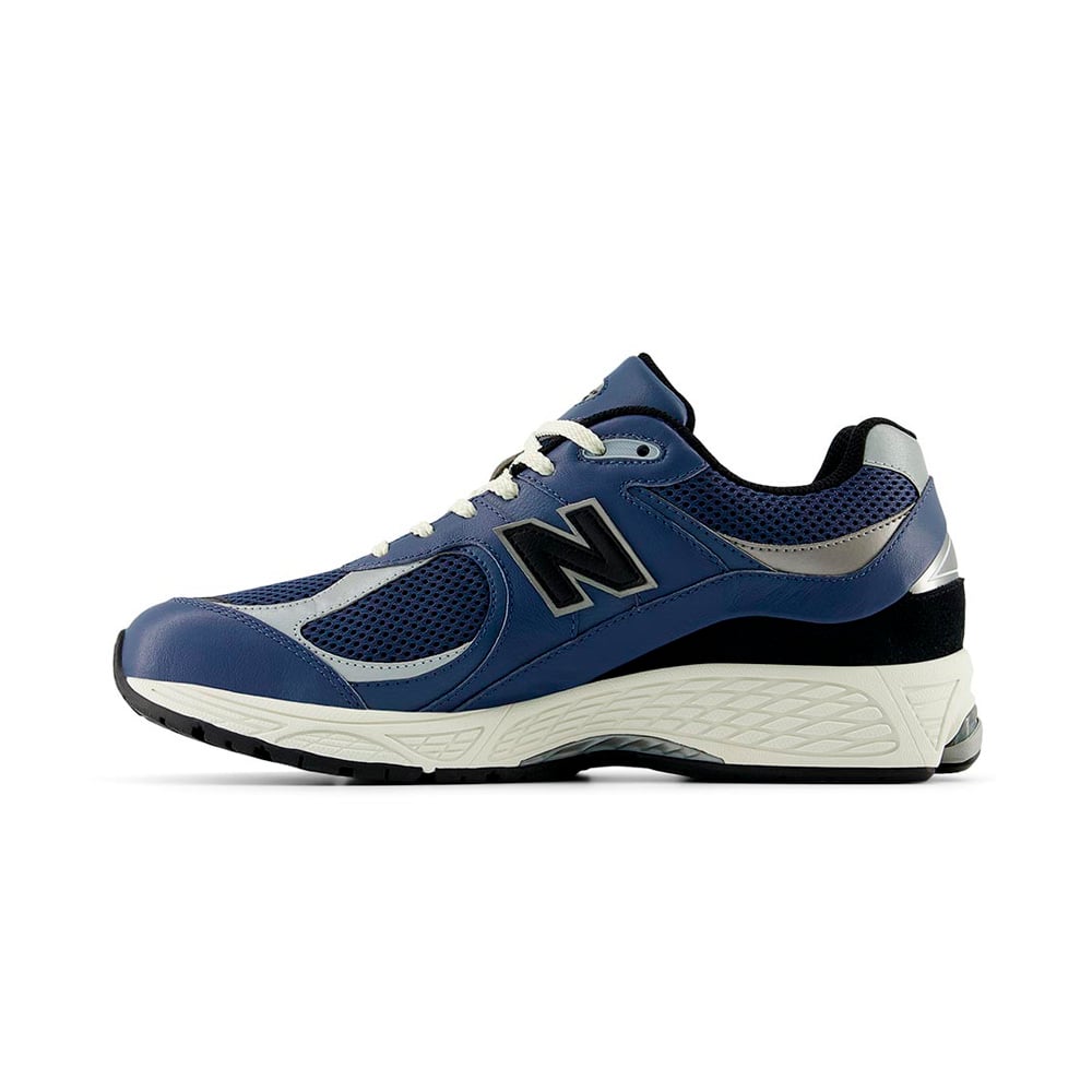 2002 New Balance Shoes image number 1